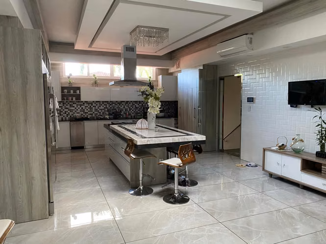 Alquiler y Venta – Mansión de Lujo en Altos del Golf