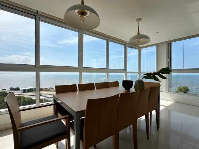 Precio de Oportunidad- Apartamento Frente al Mar en Coco del Mar | 416 m² Totalmente Remodelados