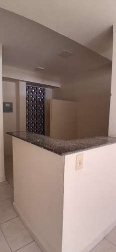 SE ALQUILA APTO EN  CALIDONIA - EDIFICIO DIGNA 