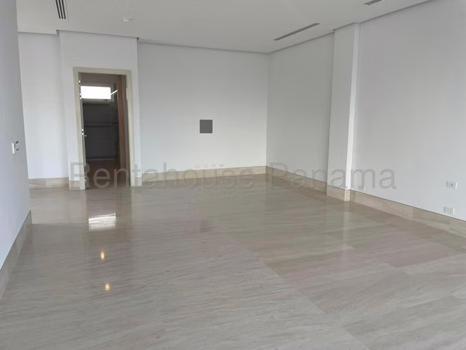 Venta de Penthouse en Ocean Reef Islands con Vista al Mar DPV