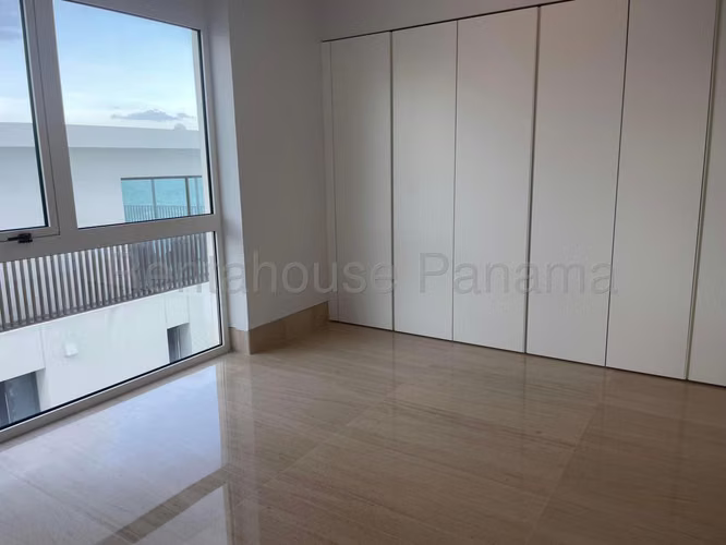 Venta de Penthouse en Ocean Reef Islands con Vista al Mar DPV