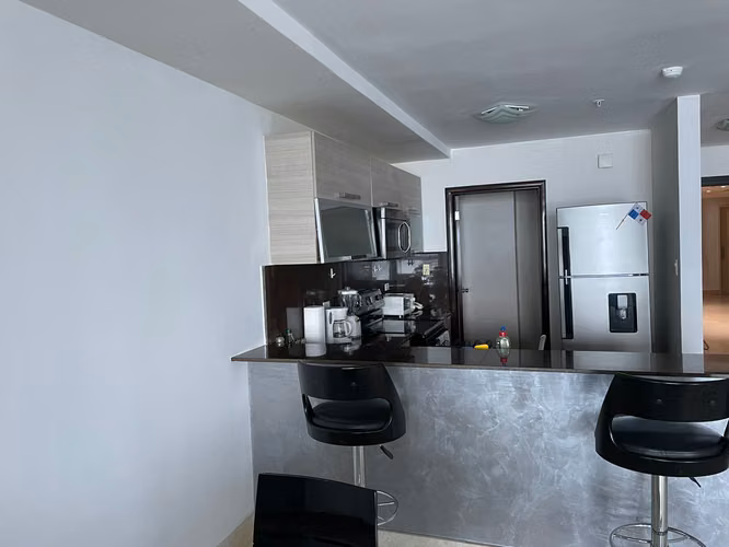ALQUILER APARTAMENTO AVENIDA BALBOA AMOBLADO 2 REC TC