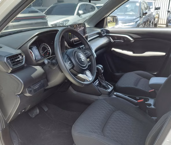 2026 Suzuki Grand Vitara - 1857 km - perfectas condiciones - Imagen 8