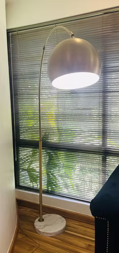Lámpara de pie con un bonito diseño
