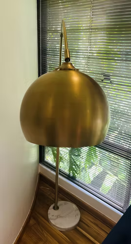 Lámpara de pie con un bonito diseño