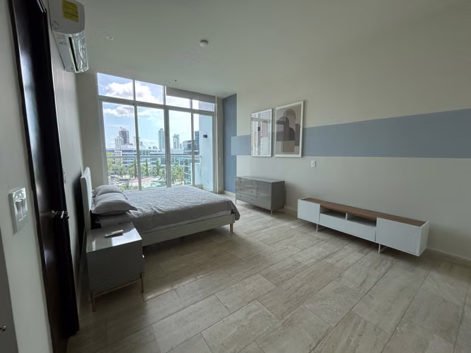 Apartamento con terraza amoblado en alquiler Costa del Este The Regent
