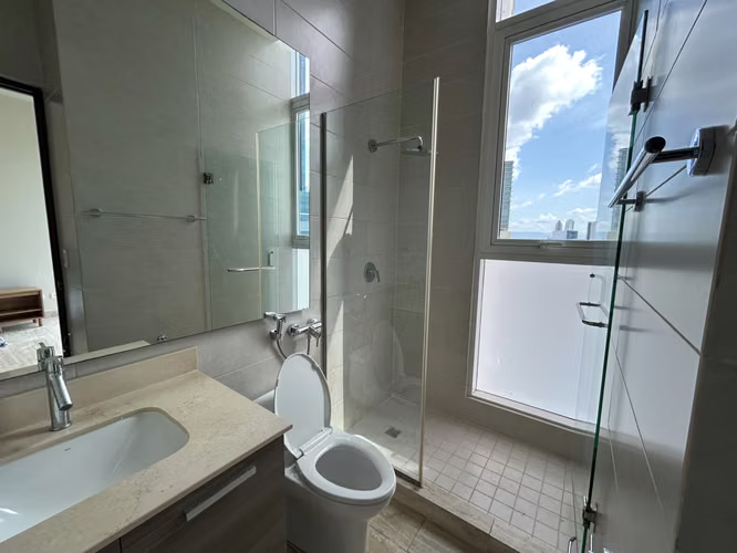 Apartamento con terraza amoblado en alquiler Costa del Este The Regent