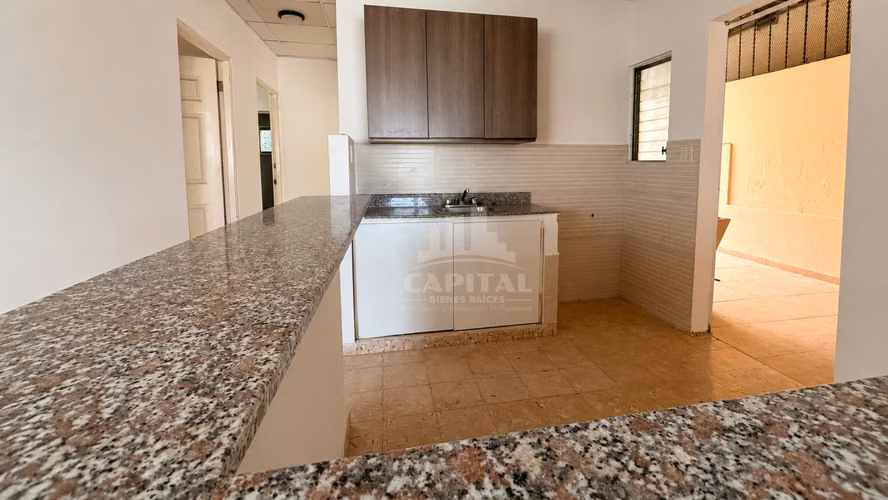 CASA EN VENTA EN CERRO VIENTO CON GRAN PATIO Y GAZEBO