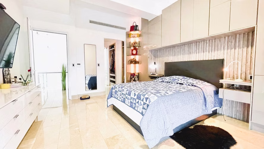 Remodelado Apartamento Tipo Loft Pisos de Marmol espectacular Vista en Punta Pacifica 26EPP1286
