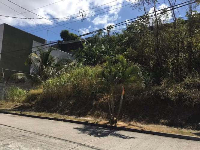 Terreno en Venta en Villa de las Fuentes JG