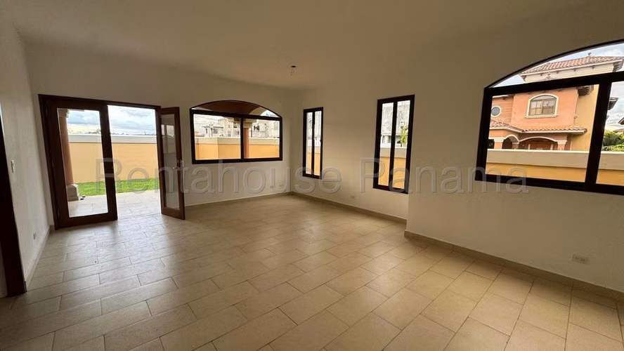 Casa en Venta en Costa Sur JG