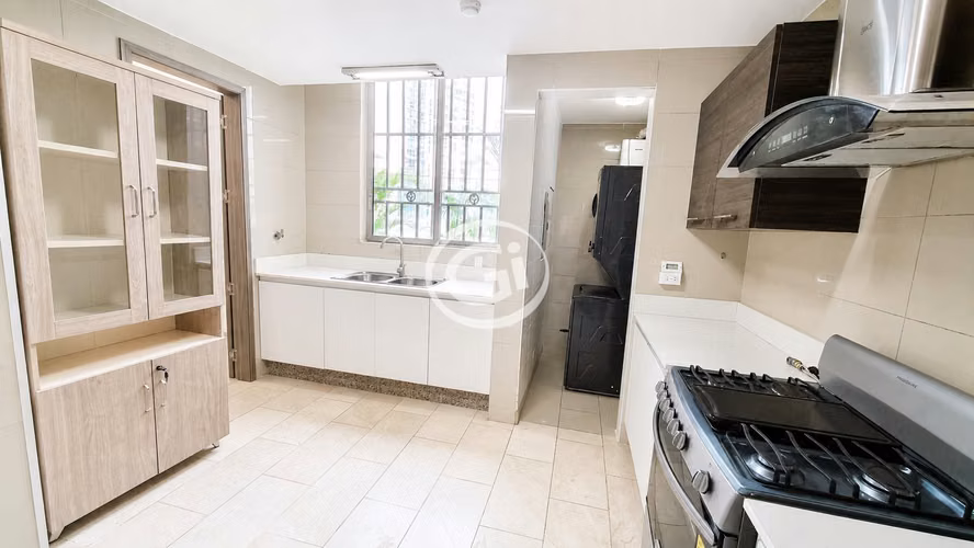 Venta Apartamento Amplio Grand Tower Punta Pacifica