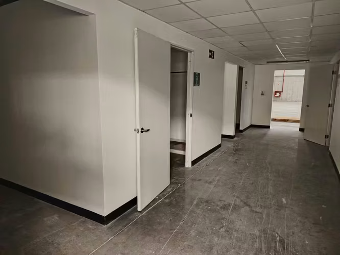 Venta de Ofibodega cerca de Costa del Este