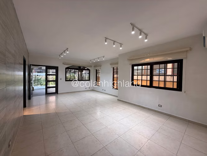 Alquiler Casa en PH El Doral, Costa Sur