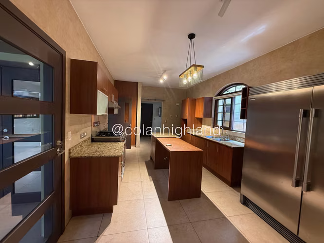 Alquiler Casa en PH El Doral, Costa Sur