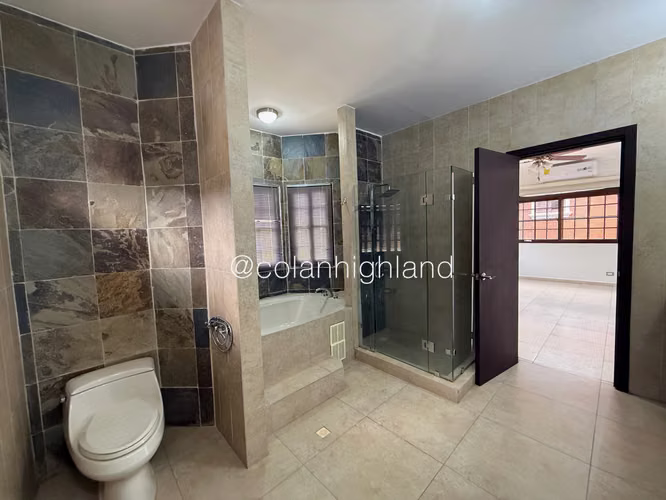 Alquiler Casa en PH El Doral, Costa Sur