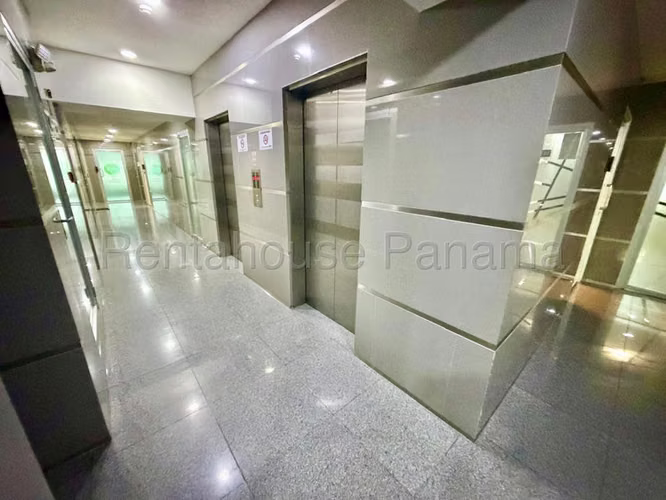 Oficina Comercial en Alquiler en San Francisco JG