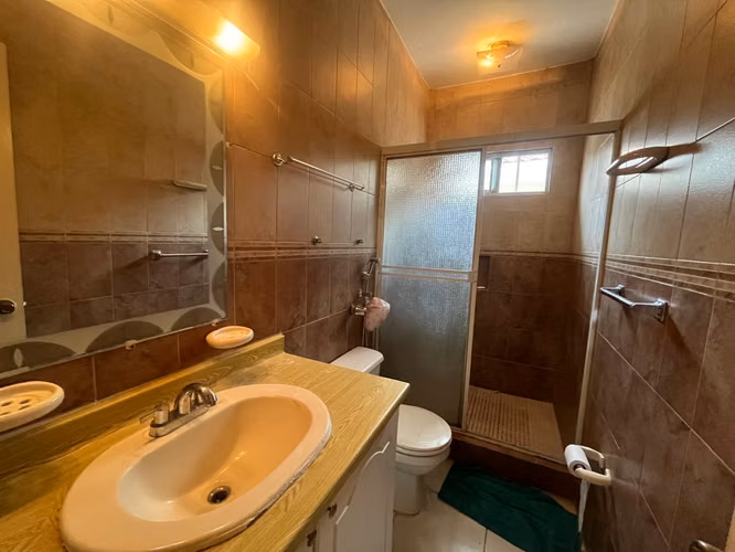 Royal Country, Casa en Alquiler en Altos de Panamá (DD540)