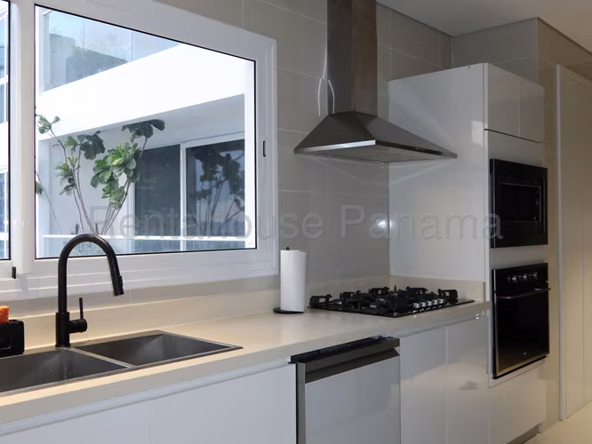 Se Vende Apartamento en Coco del Mar LA26-5747