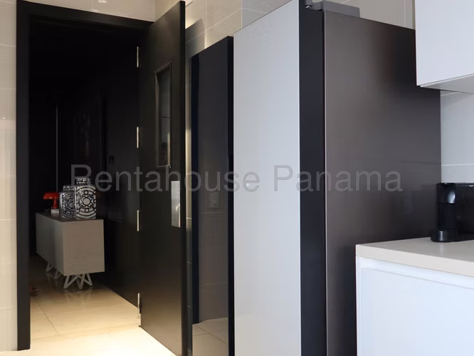 Se Vende Apartamento en Coco del Mar LA26-5747