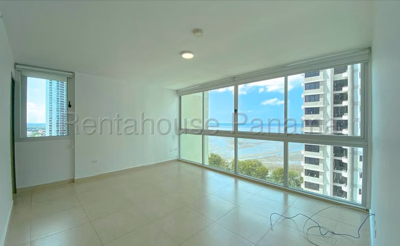 Se Vende Apartamento en Costa del Este LA26-944