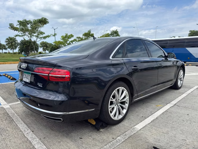 2017 AUDI A8