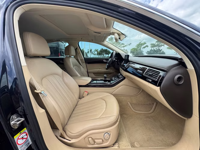 2017 AUDI A8