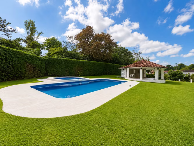 Alquiler de Casa en Camino de Cruces | Piscina Privada | AM