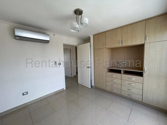 Se Vende Apartamento en Condado del Rey MDV26-6175