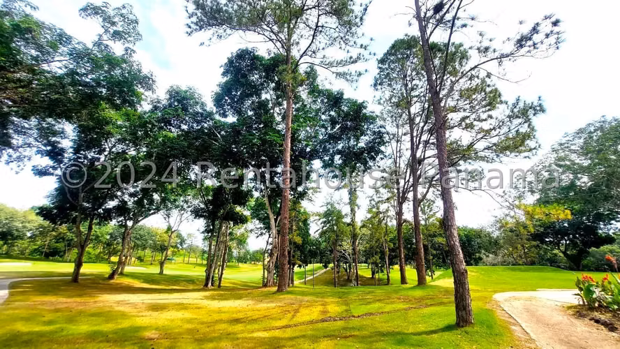 Se Vende Terreno en Brisas Del Golf MDV26-4491