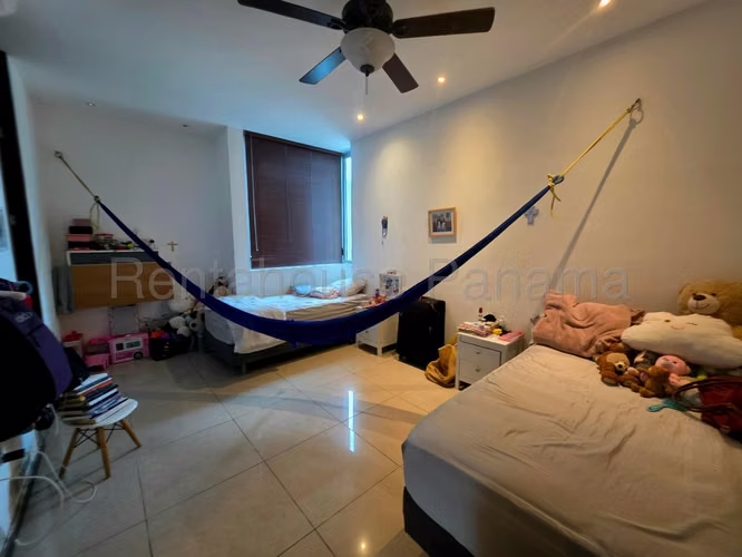 Se Vende Apartamento en Costa del Este MDV27-175