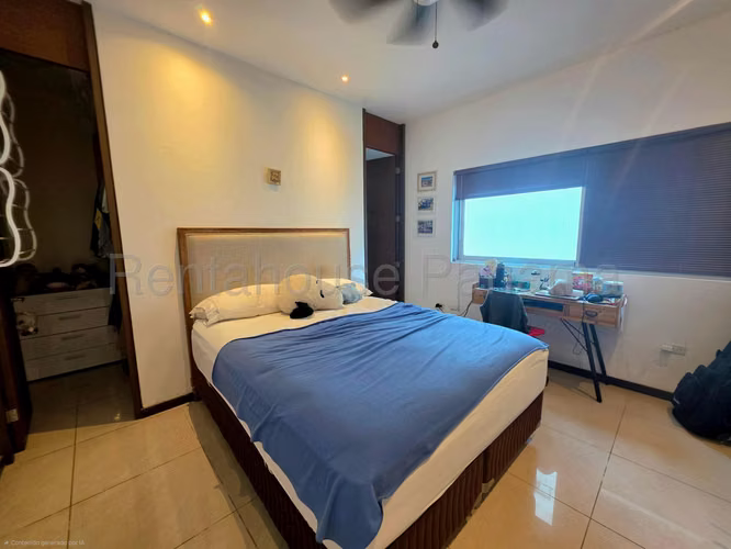 Se Vende Apartamento en Costa del Este MDV27-175