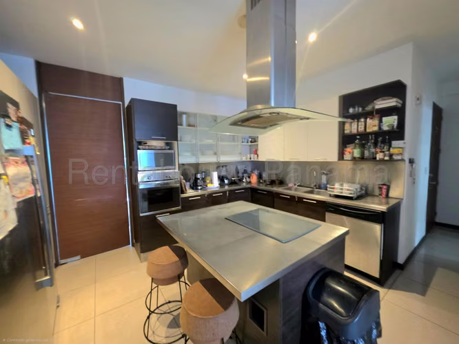 Se Vende Apartamento en Costa del Este MDV27-175