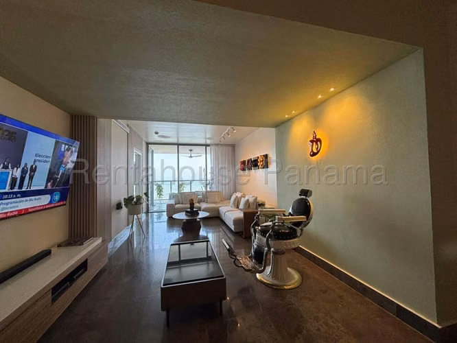 Se Vende Apartamento en Avenida Balboa MDV27-166