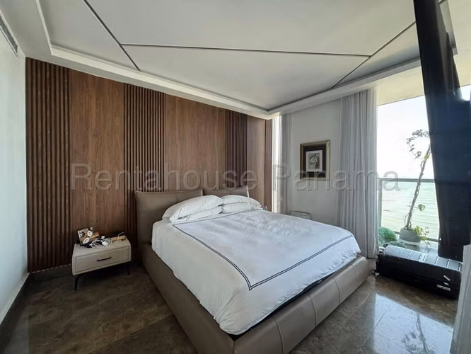 Se Vende Apartamento en Avenida Balboa MDV27-166