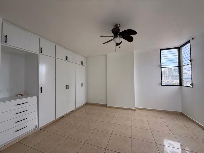 ALQUILO APARTAMENTO EN MARBELLA, 3 RECAMARAS, 212M2, SOLO A/A.