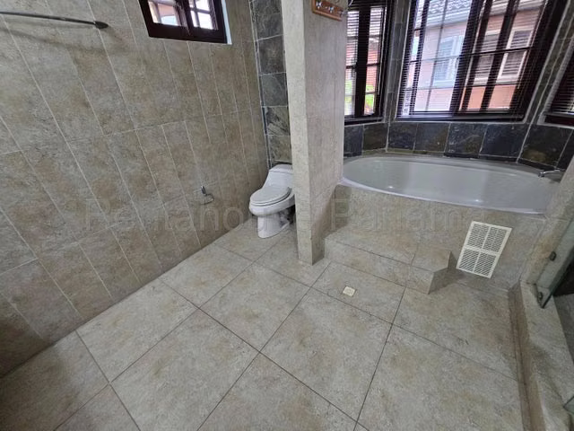 Espectacular Casa en Alquiler El Doral Costa Sur 27SPCG164