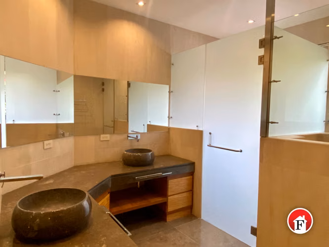 Alquiler y Venta Casa amplia con piscina - Costa del Este
