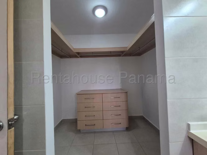 Alquilo Casa en Brisas Del Golf OF27-183