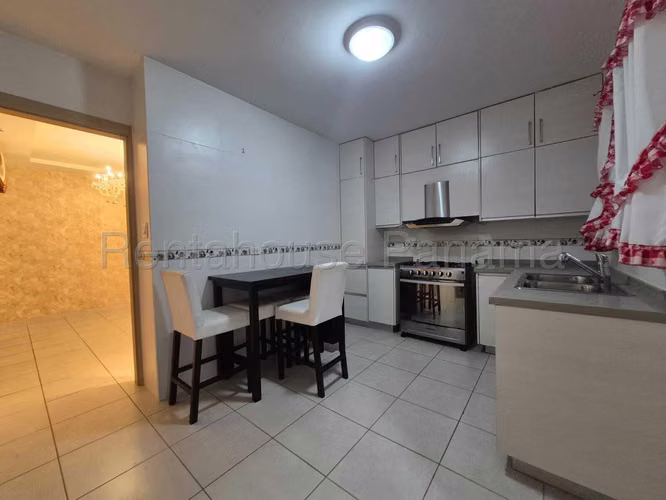 Alquilo Casa en Brisas Del Golf OF27-183