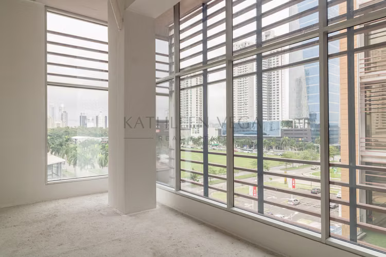 Consultorio de 47 M2  en gris ,con vistas, en Town Center para alquiler o venta