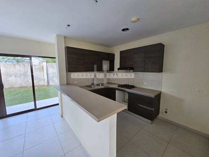 Vendo Casa de Esquina PH Costa Linda - Costa Sur. Haga una oferta