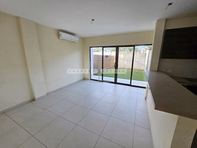 Vendo Casa de Esquina PH Costa Linda - Costa Sur. Haga una oferta