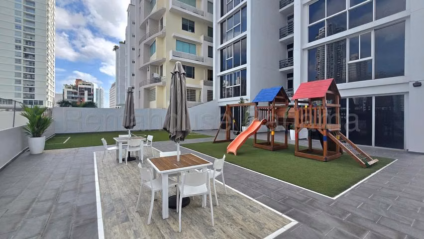 Se vende amplio apartamento con vista al mar en el PH Privé en San Francisco 27LDC199