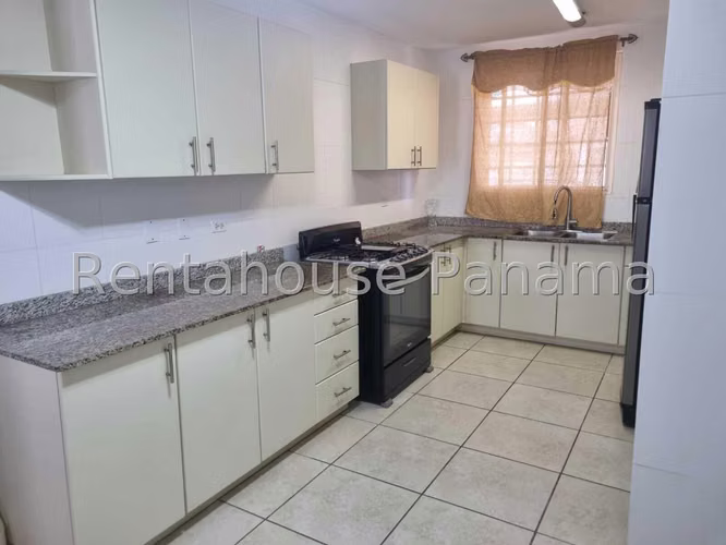 Alquiler de Casa en Brisas Del Golf Brisas Village KC
