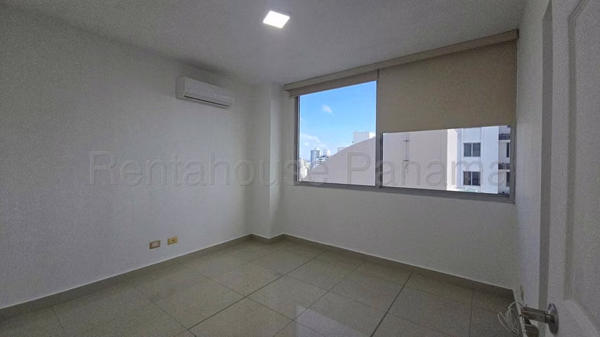 Apartamento en venta en PH Prive 27LRL199