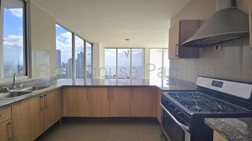 Apartamento en venta en PH Prive 27LRL199