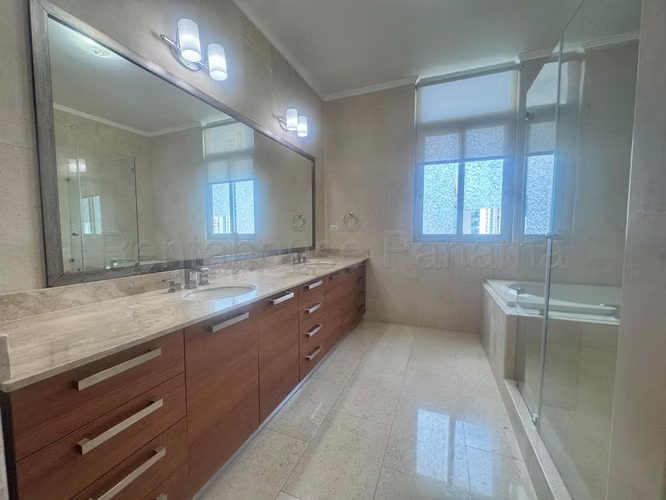Alquiler de Apartamento de 394mts en Punta Pacífica