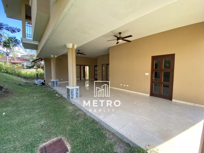 Venta de Casas en Clayton en Senderos de Camino de Cruces
