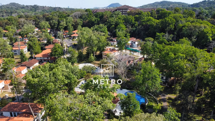 Venta de Casas en Clayton en Senderos de Camino de Cruces